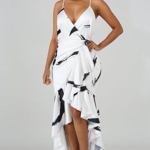 NWT Luxxel Black and White Wrap Dress_Size Small